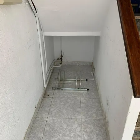 Apartment Bonito, Centrico, Fresco Y Tranquilo En Santa Marina